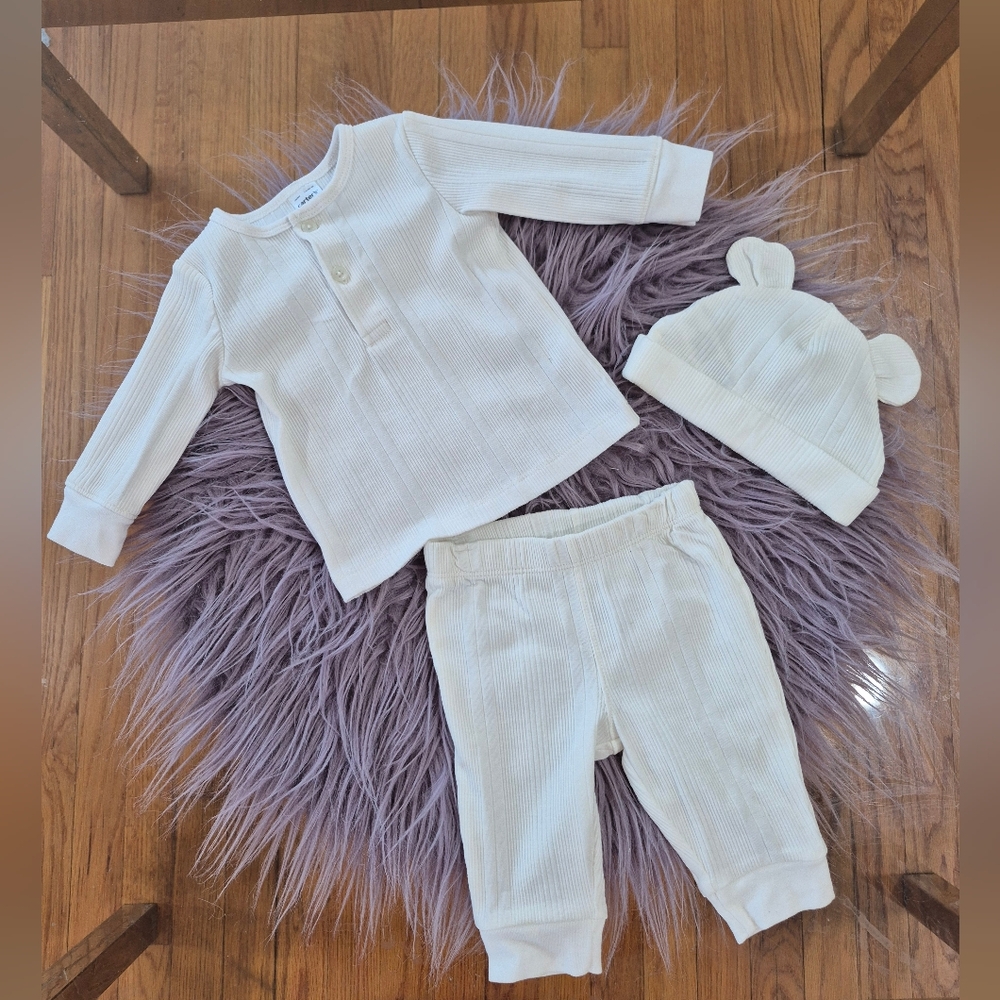 Carter's White Baby Outfit Set with Hat